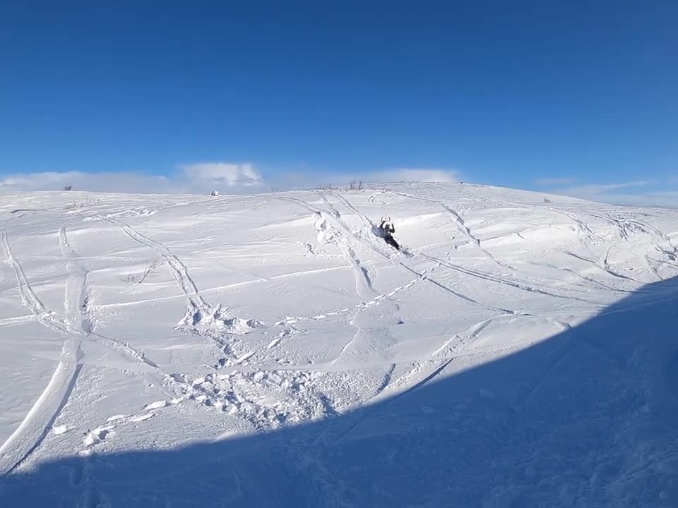 Snowkiter Fails to Land and Faceplants in Thick Snow