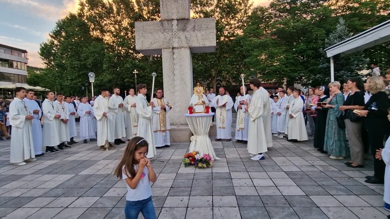 Molitva i blagoslov kod križa