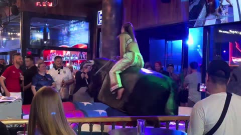 GIRL TAKE ON THE BULL! Benidorm Bull Ride. Mechanical Bull EPIC FAIL