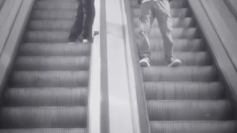 Escalator prank #shorts #pranks#viral #comedy #prankvideo
