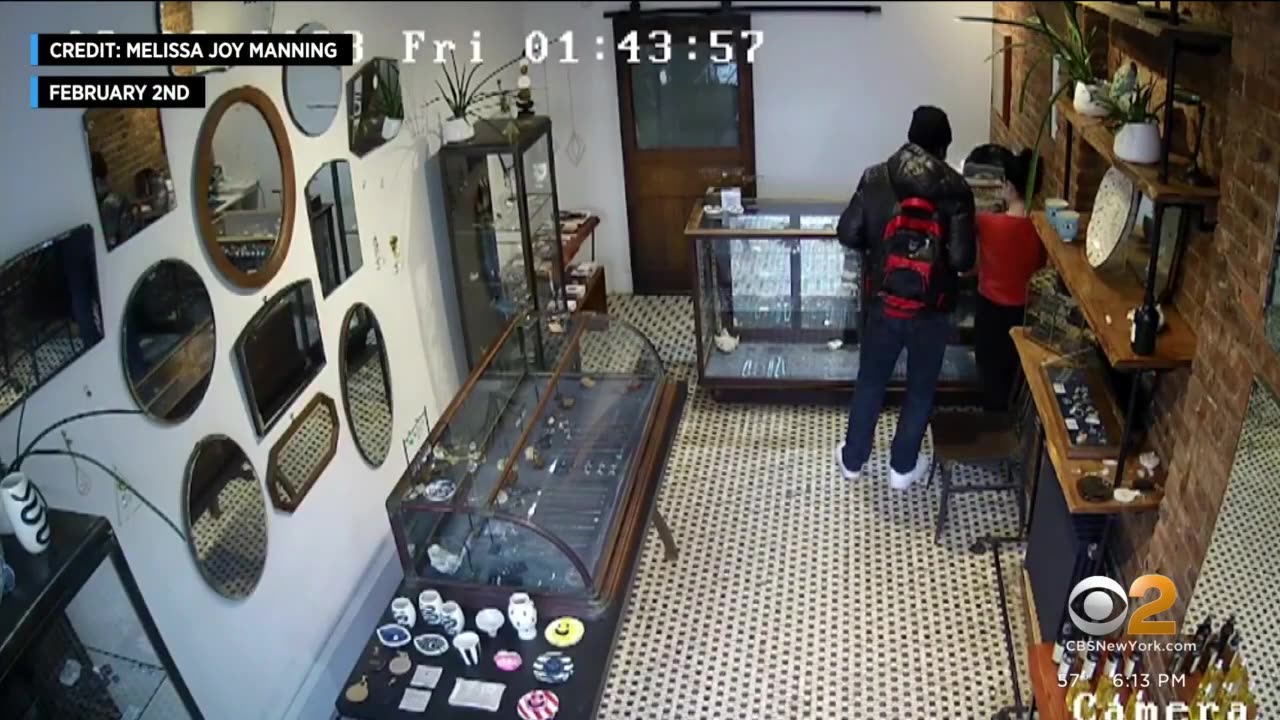 Brooklyn jewelry store robbed in broad daylight