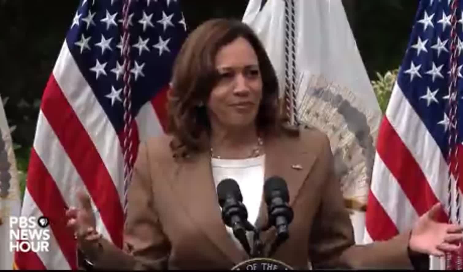 Kamala Harris: "When we talk about the children of the community, they are a children of the community"