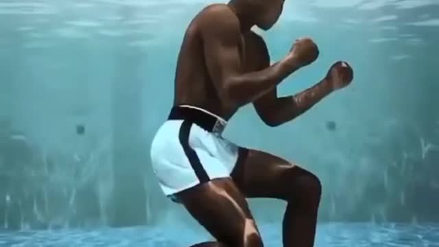 Boxing- Who knows this boxer#rumble #boxing