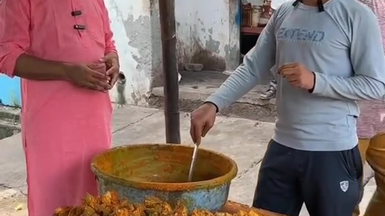 How much make pickle 🥒😂 the house and celery and