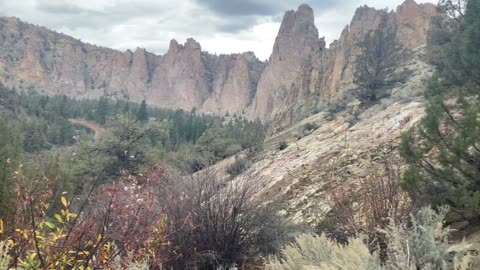 Central Oregon – Smith Rock State Park – Hiking Down Steep Climber's Trail