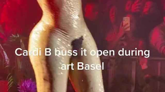Cardi B Buss It Open On Stage At Art Basel - Black Willy Wonka Legend Already Made