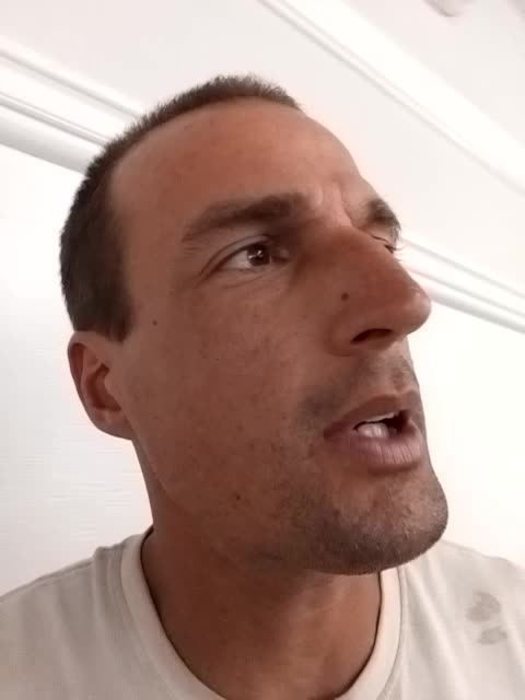 "FREE FOOD" = JES US! 1:37pm, Apr 27, 2023.