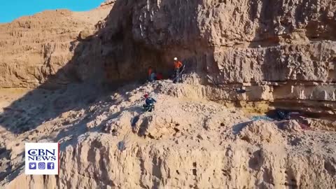 Archaeologists % Uncover the Judean Desert Jerusalem Dateline