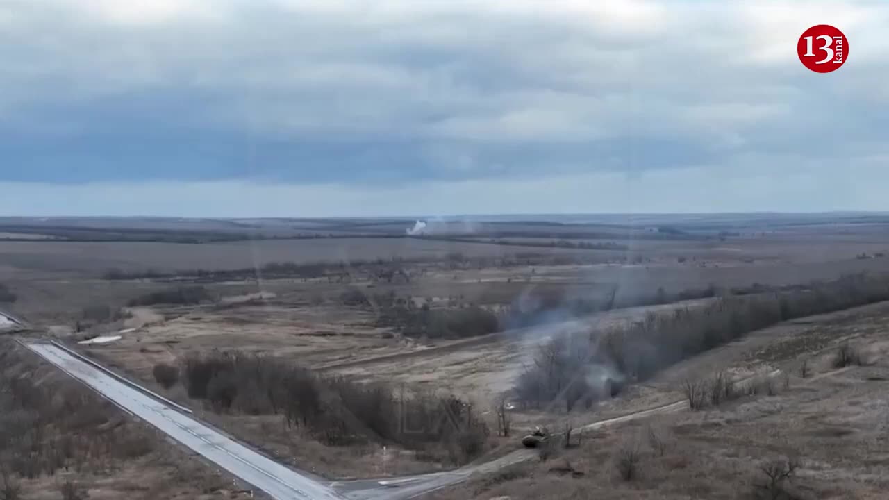 Receiving a signal from the drone, Ukrainian tank commanders open fire on Russians’ location