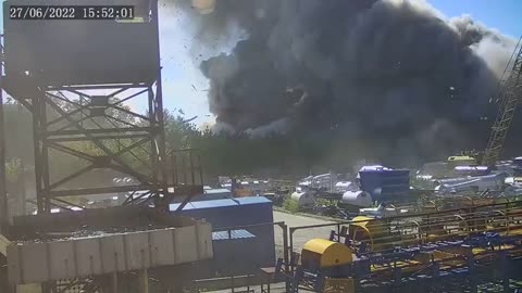 Zelensky published a video of a Russian cruise missile hitting the AMSTOR shopping center in Kremen
