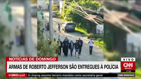 Padre Kelmon entrega armas de Roberto Jefferson à Polícia Federal | CNN DOMINGO