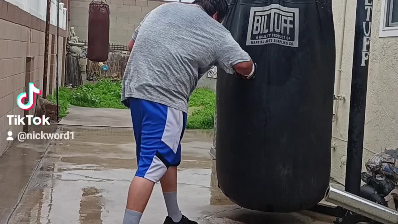 500 Pound Punching Bag Workout Part 24. Throwing Hard Hooks To Body To Build Punch Cardio!