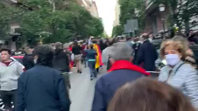 Calle de Núñez de Balboa (Madrid) contra la tiranía Sánchez-iglesias: "Gobierno dimisión" (11)