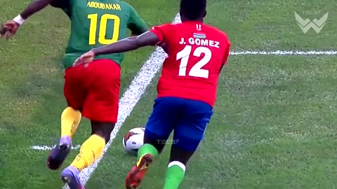 Football moments when 1 vs 1 isn't fair - kopie
