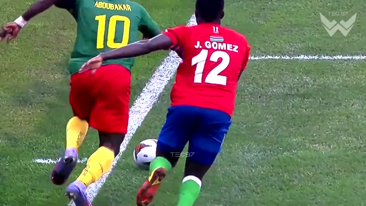 Football moments when 1 vs 1 isn't fair - kopie