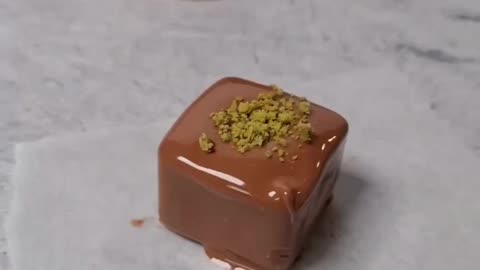 Salt tart filled with milk and toasted semolina