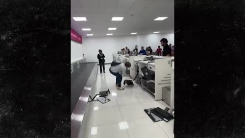 Woman Flips Out in Mexico Airport, Destroys Computer Equipment