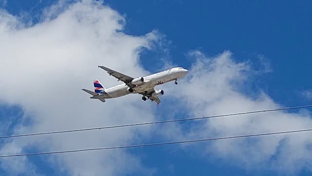 Airbus A321 PT-MXC vindo de Natal para Fortaleza