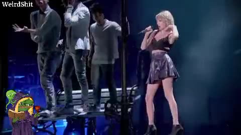 TAYLOR SWIFT IS ACTUALLY A CLONE~ THIS ALSO COVERS AVRIL LAVIGNE & PAUL MCCARTHY