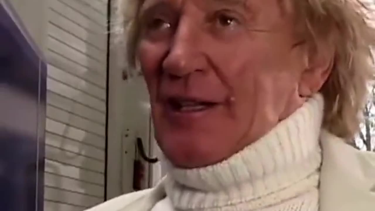 Rod Stewart: If Ukraine Loses, it's the End of the World as We Know It