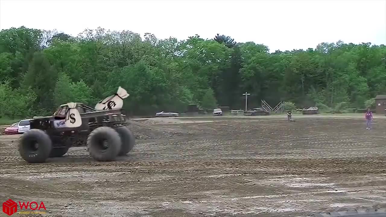 Crazy Monster Truck