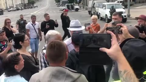 Civilians Confront Wagner in Rostov