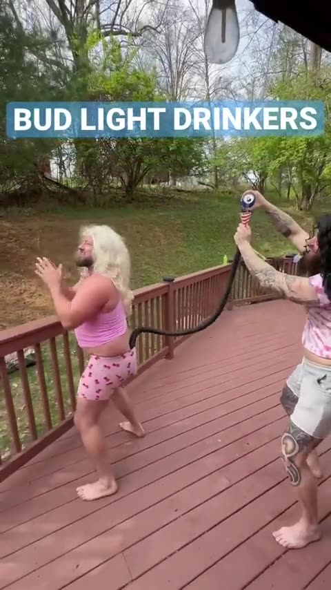 Regular beer drinkers vs bud light drinkers #shorts #beer #comedy #funny