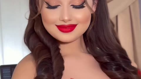 Arab red queen fashion style