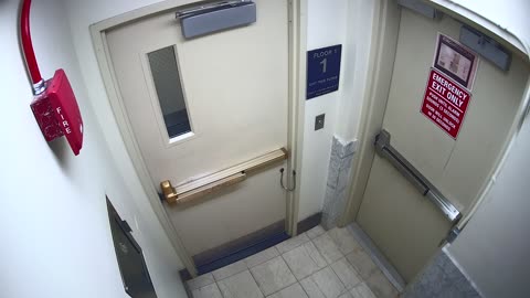 1674HQOB01EExitNEStairwell_2021-01-05_18h40min01s650ms.mp4