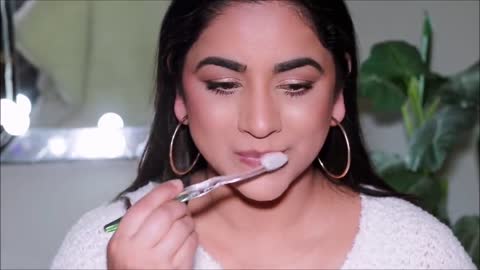 How To: FAKE BIG LIPS with this EASY TECHNIQUE