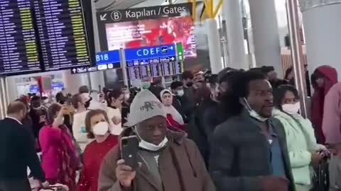 Protest at Istanbul Airport: 'We need a hotel'