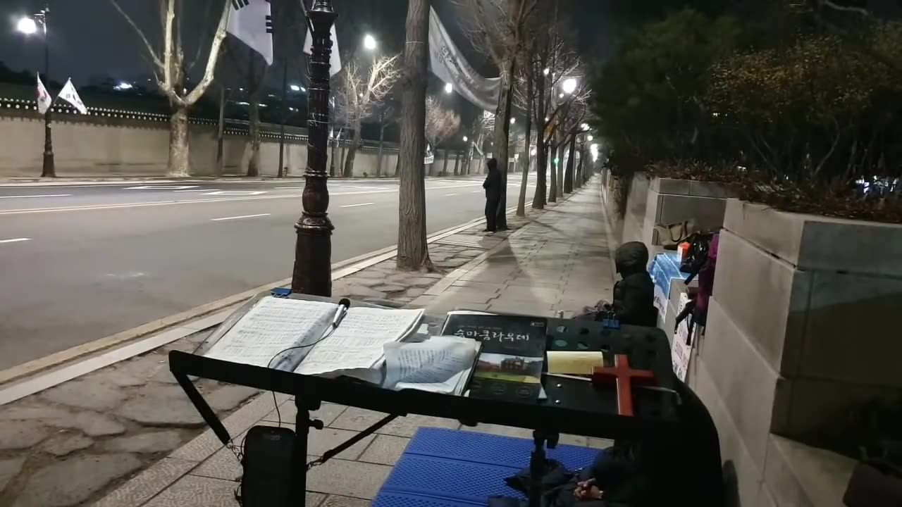 20200407_V3_S01(FxUpgbuqesM)아무나 함부로 만질수 없는 이 십자가를 왜 들었을까_