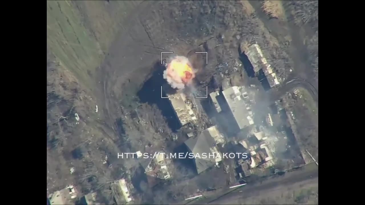 LANCET DRONE DESTROYS A UKRAINIAN M777 HOWITCH