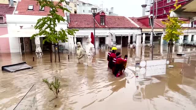 Heavy rains inundate Lisbon, businesses damaged