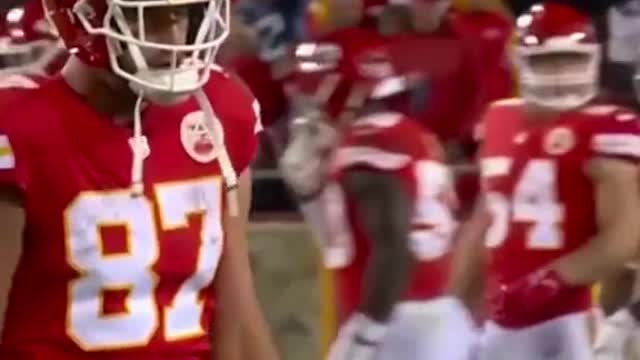 Travis Kelce threw his helmet in anger 👀