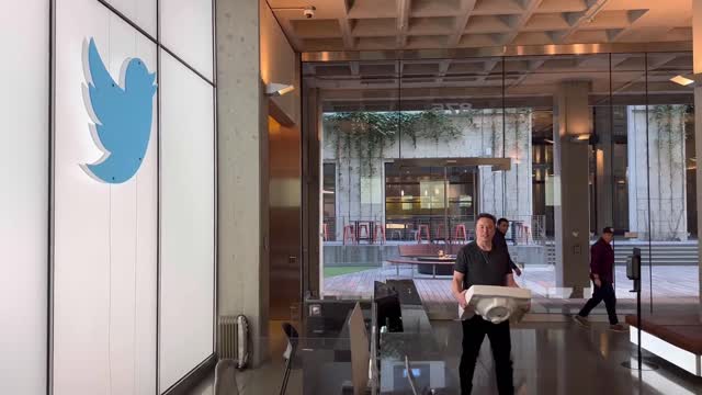 Musk enters the Twitter HQ with a kitchen sink. Musk also changed his Twitter bio to Chief Twit.