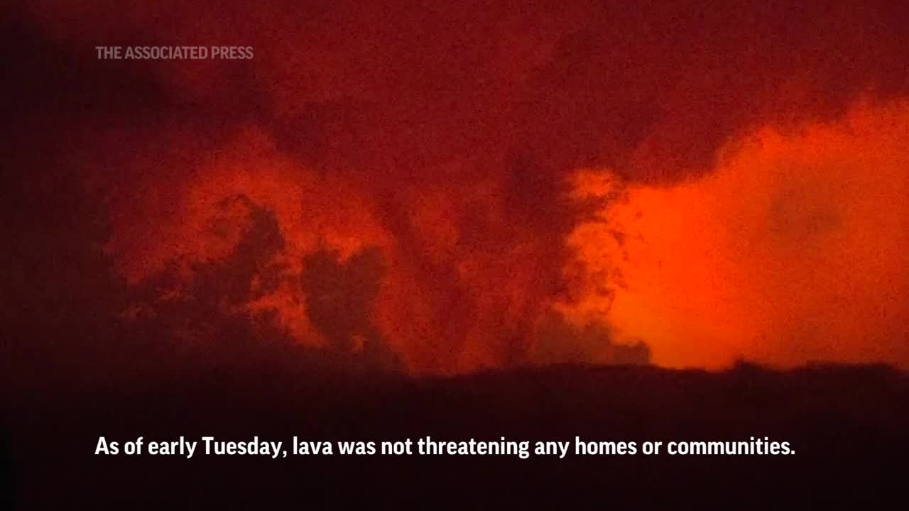 Hawaii volcanic eruption draws spectators