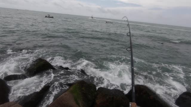 fishing a rock jetty for HUGE FISH