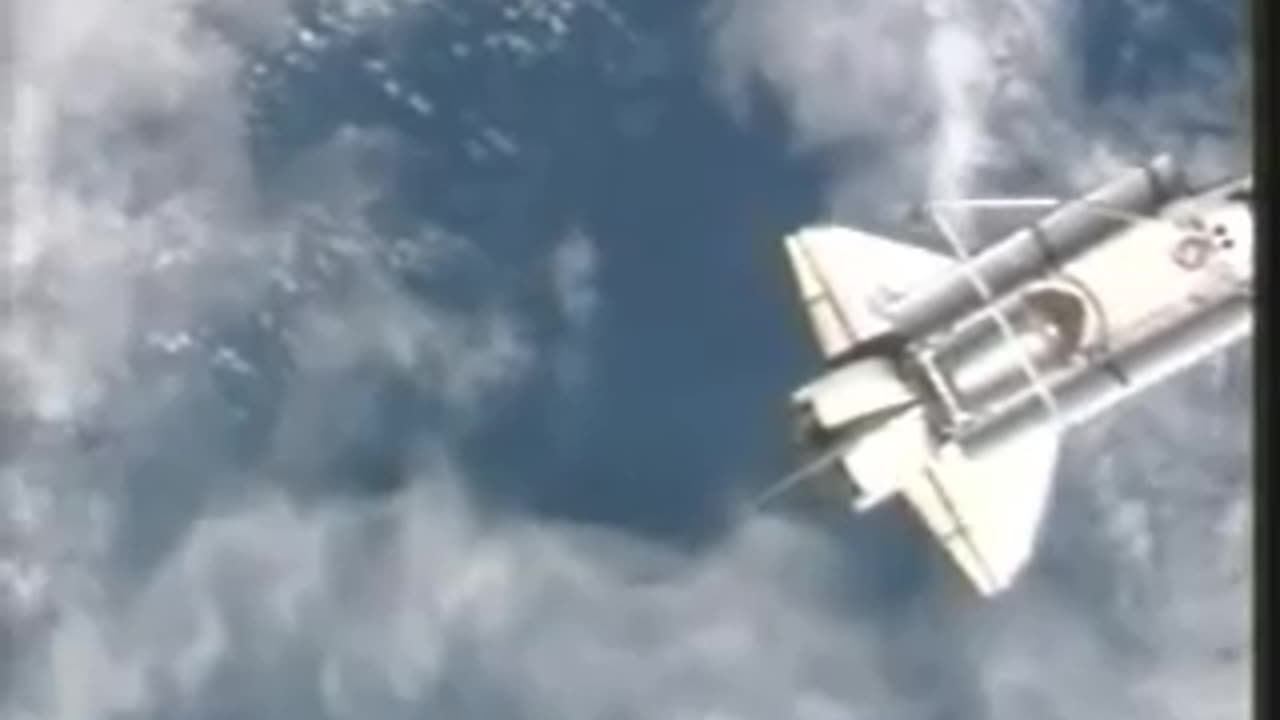 Endeavour Performs a Flyaround of the Station