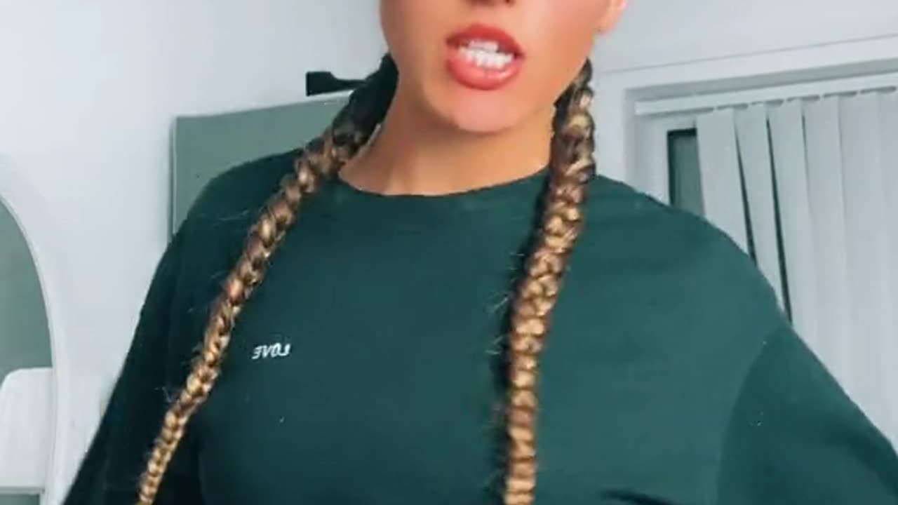 SEXY GIRL🍑 TWERK ON TIK TOK 🔥#shorts