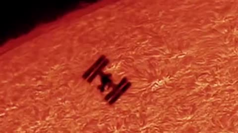 The ISS testing the 🌞 Sun.