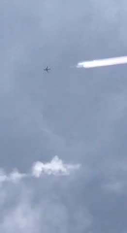 Please don't tell me that the "Contrail" just stopped!