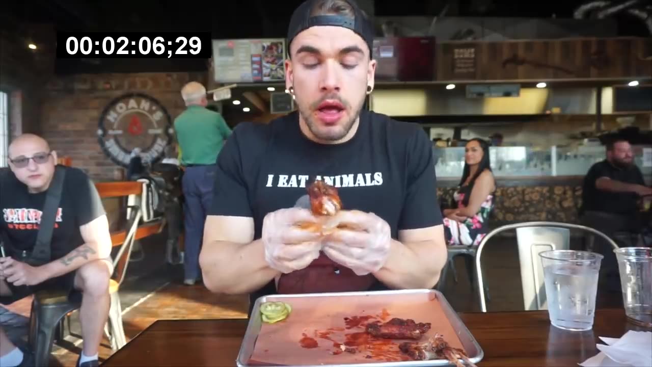 WARNING: DANGEROUS WORLD'S HOTTEST CAROLINA REAPER WING CHALLENGE | 9 Million Scoville