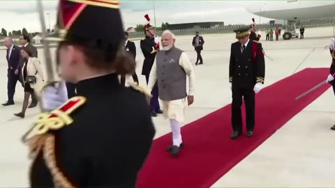 Prime Minister Modi arrives in Paris, France