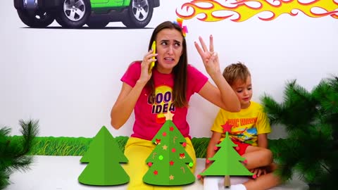 Vlad and Niki pretend play and decorate the Christmas tree