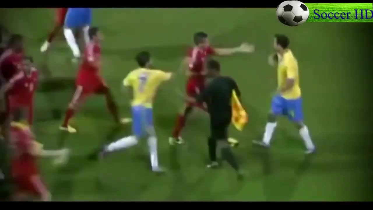 Funny moments in Football 😆⚽😆⚽😆⚽