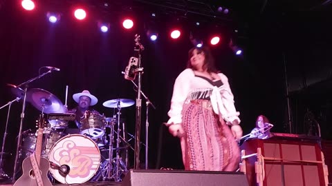 Gwen Levey & The Breakdown - LIVE @ Eastside Bowl (Toxic City)