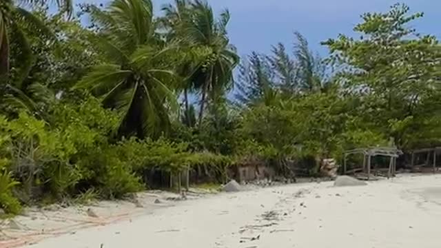 Pesona indah Pantai Siangau Desa Teluk Limau