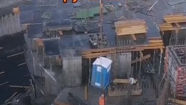 Do not quarrel with the crane operator