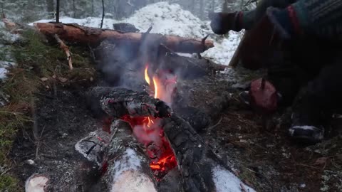 Finding Shelter in Snow! 3 Day WINTER Camping, Bushcraft Survival Shelter